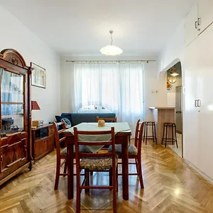 zoe-apartment.splithotels.org/